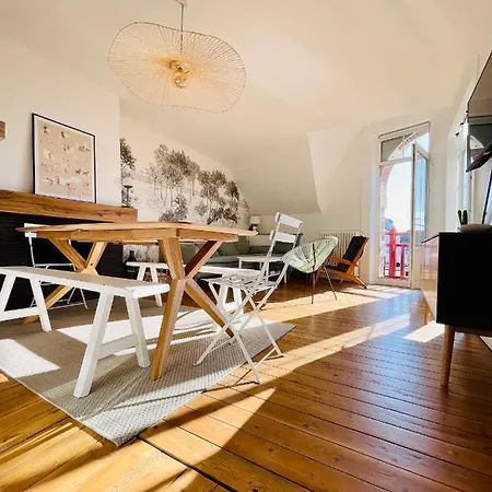 Avec Balcon Au Coeur De Daire