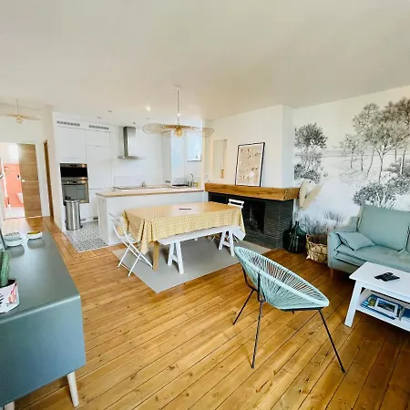 Avec Balcon Au Coeur De