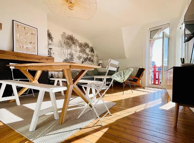 Avec Balcon Au Coeur De Daire